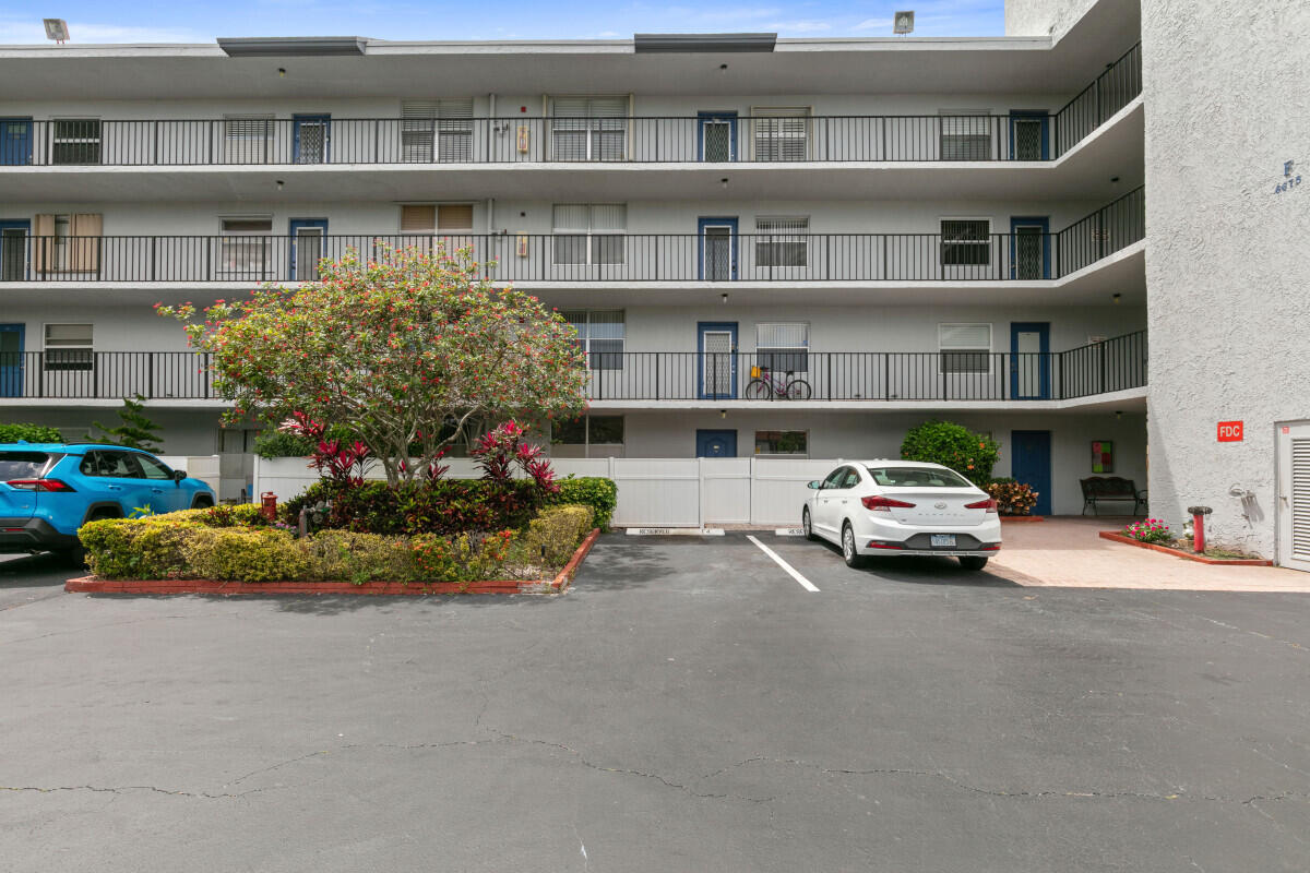 6675 South Oriole Blvd Unit 1030  