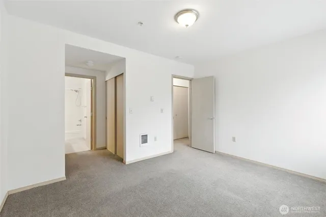 $240,000 | 11424 1st Avenue South, Unit 204, Seattle, WA 98168