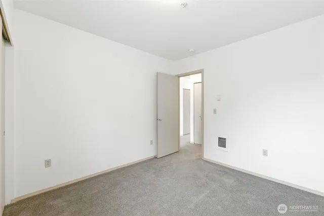 $240,000 | 11424 1st Avenue South, Unit 204, Seattle, WA 98168