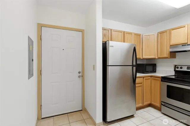 $240,000 | 11424 1st Avenue South, Unit 204, Seattle, WA 98168