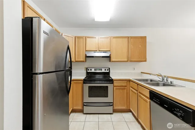 $240,000 | 11424 1st Avenue South, Unit 204, Seattle, WA 98168