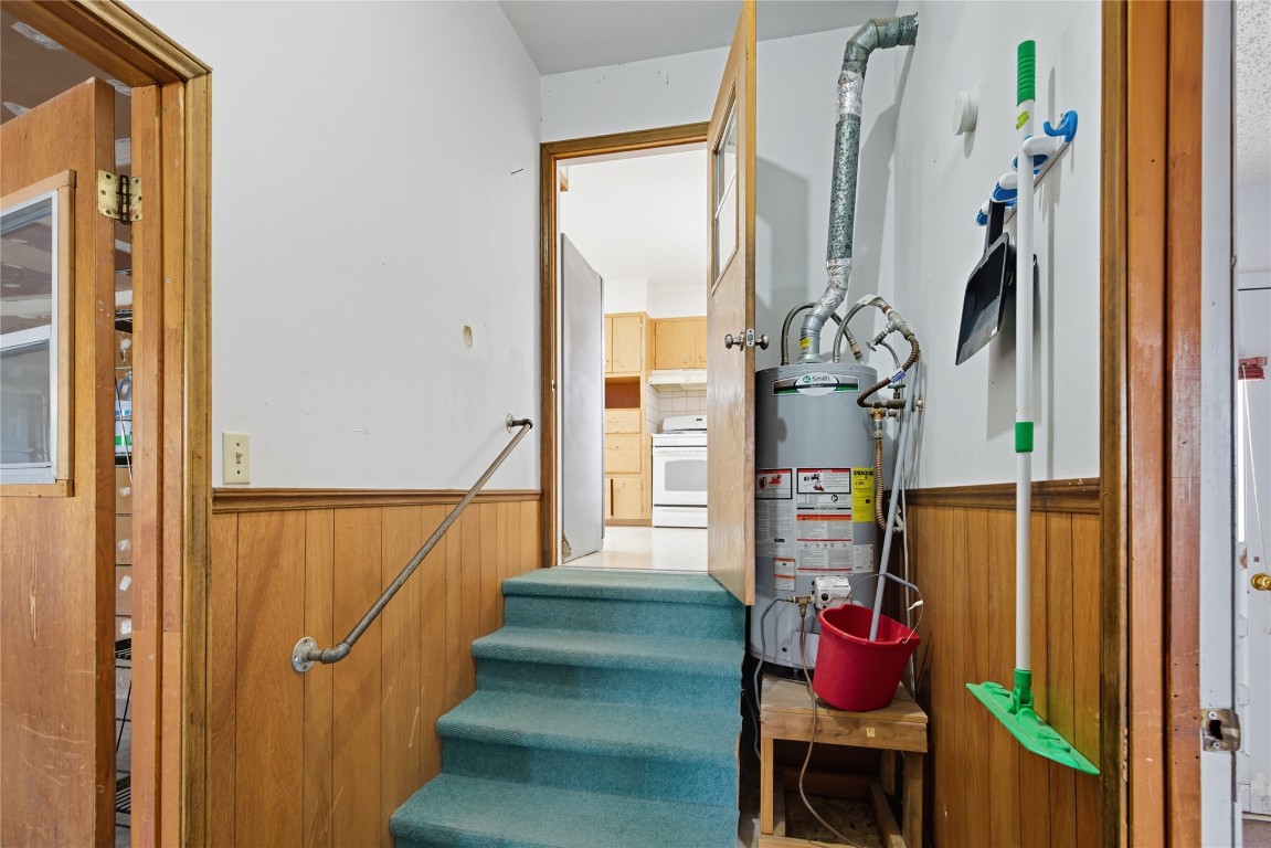 508 Morris Drive Georgetown, TX 78628 - Photo 31 of 40 a view of entryway and gallery