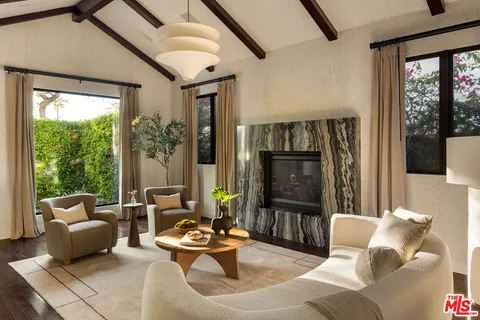 $3,550,000 | 414 North La Jolla Avenue, Los Angeles, CA 90048