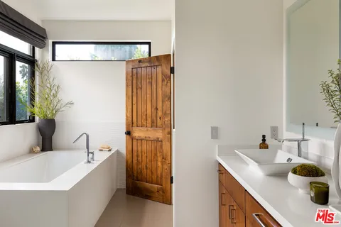 $3,695,000 | 414 North La Jolla Avenue, Los Angeles, CA 90048