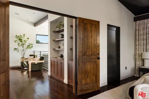 $3,695,000 | 414 North La Jolla Avenue, Los Angeles, CA 90048