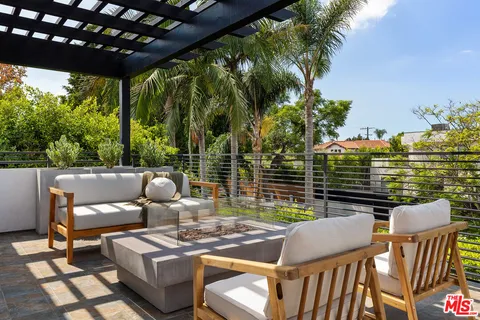 $3,695,000 | 414 North La Jolla Avenue, Los Angeles, CA 90048