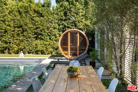 $3,695,000 | 414 North La Jolla Avenue, Los Angeles, CA 90048