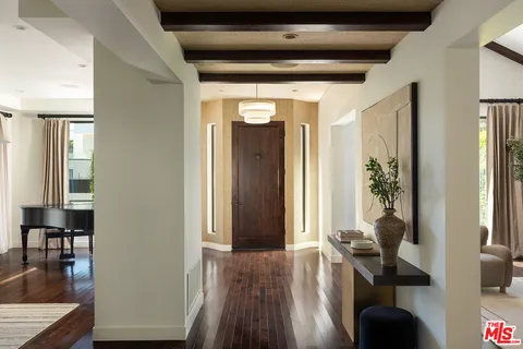 $3,695,000 | 414 North La Jolla Avenue, Los Angeles, CA 90048