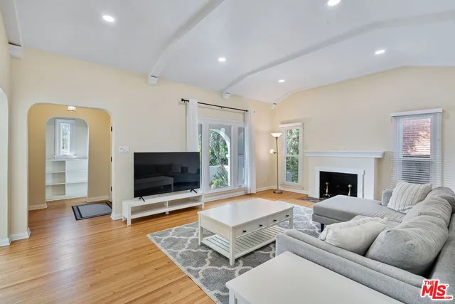 $5,995 | 2148 Prosser Avenue, Los Angeles, CA 90025