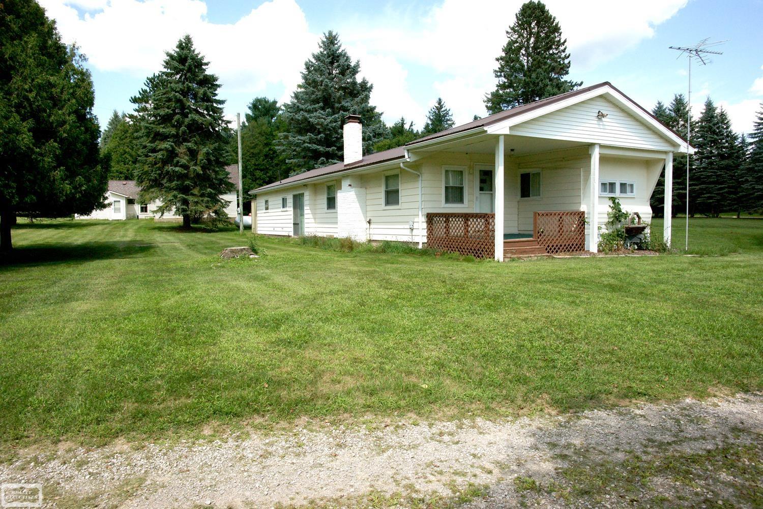 4540 Lee Hill Road Mayville, MI 48744 - Photo 1 of 12