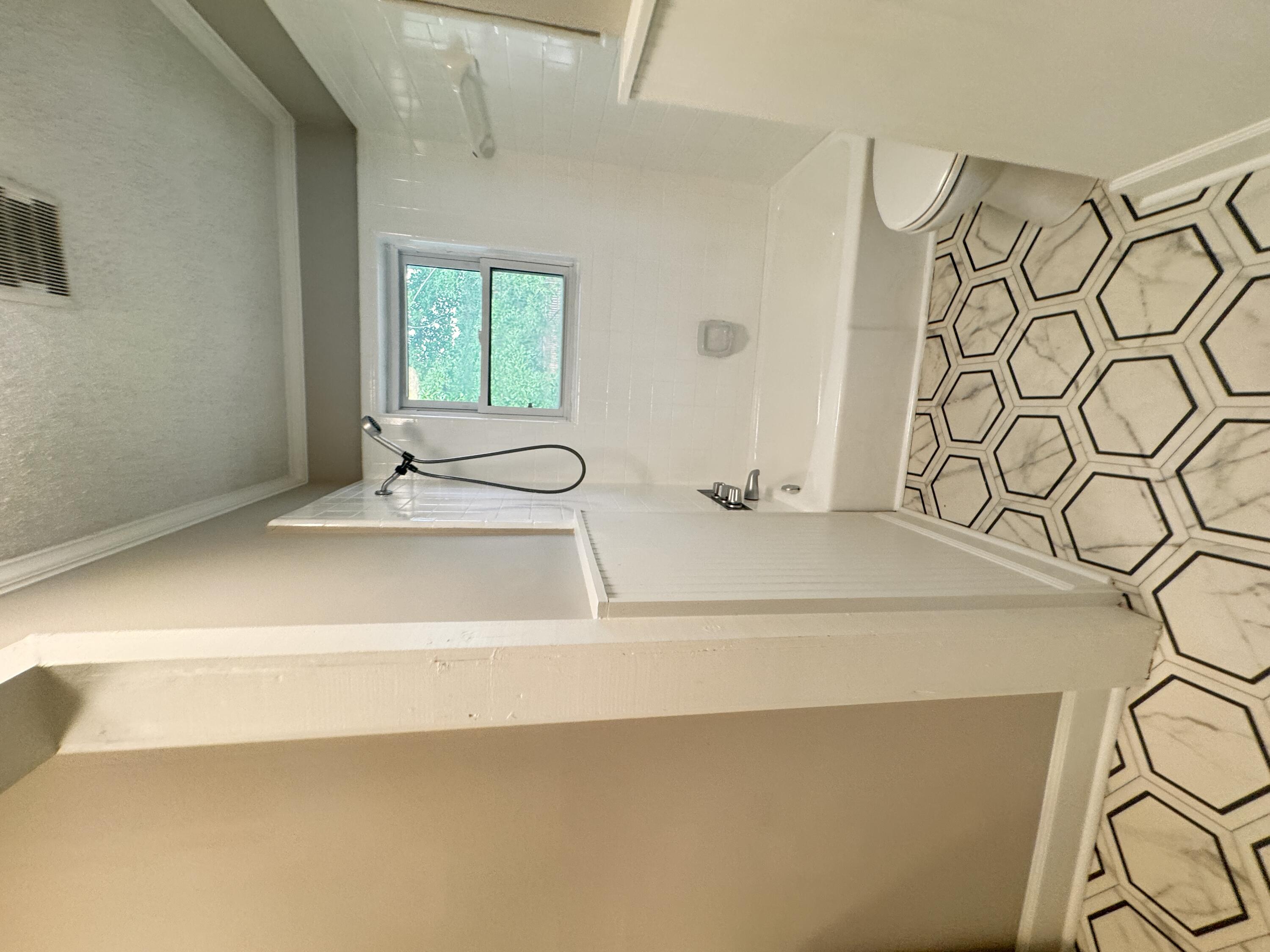 210 Grayson Street Walterboro, SC 29488 - Photo 18 of 77