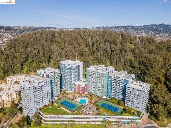 $290,000 | 555 Pierce Street, Unit 1320, Albany, CA 94706