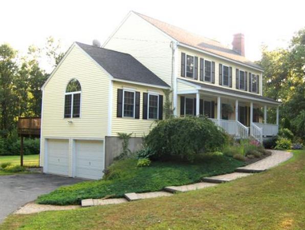 148 Hollis Road Lunenburg, MA 01462 - Photo 2 of 30