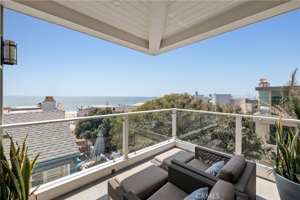 124 23rd Street Manhattan Beach, CA 90266 - Photo 14 of 50 a view of balcony with furniture