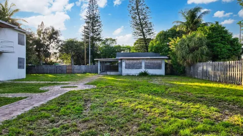 $499,000 | 122 Southwest 8th Avenue, Delray Beach, FL 33444