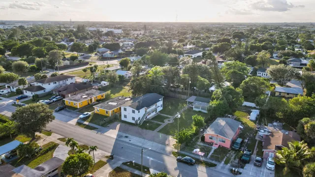 $499,000 | 122 Southwest 8th Avenue, Delray Beach, FL 33444