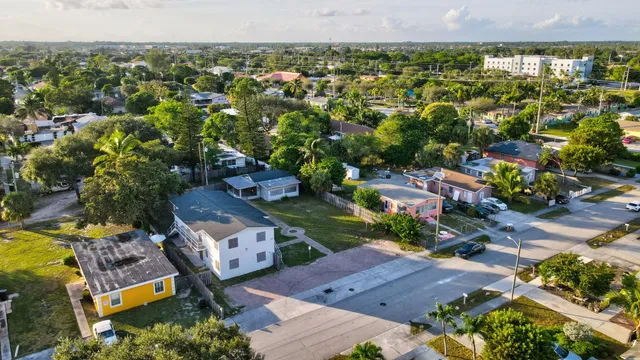 $499,000 | 122 Southwest 8th Avenue, Delray Beach, FL 33444
