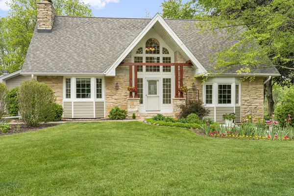 $750,000 | N24W26730 Accent Court, Pewaukee, WI 53072