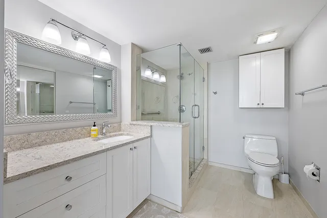 $800,000 | 301 South Seas Drive, Unit 305, Jupiter, FL 33477