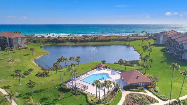 $800,000 | 301 South Seas Drive, Unit 305, Jupiter, FL 33477