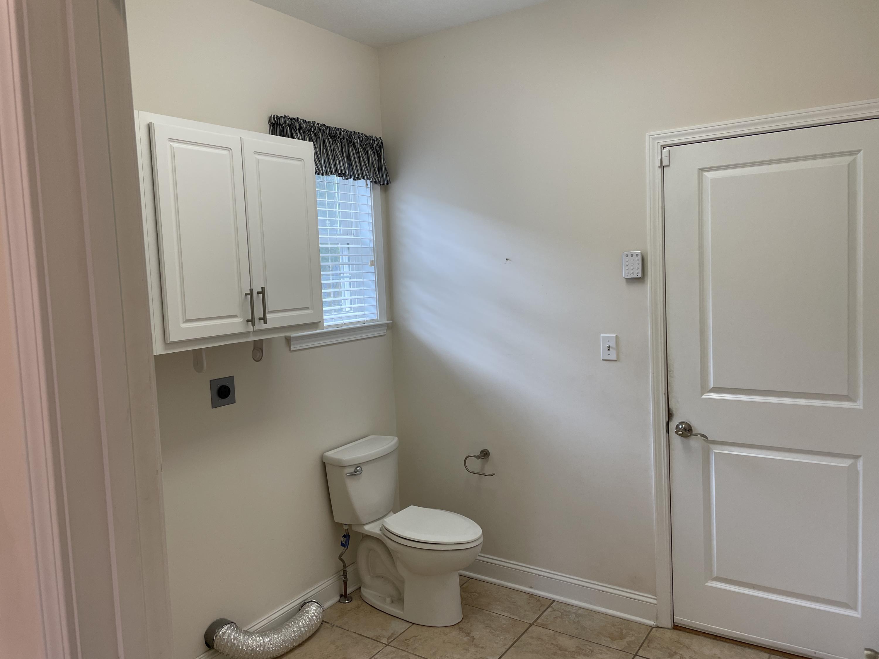 131 Liberty Court Oak Ridge, TN 37830 - Photo 18 of 23 laundry room