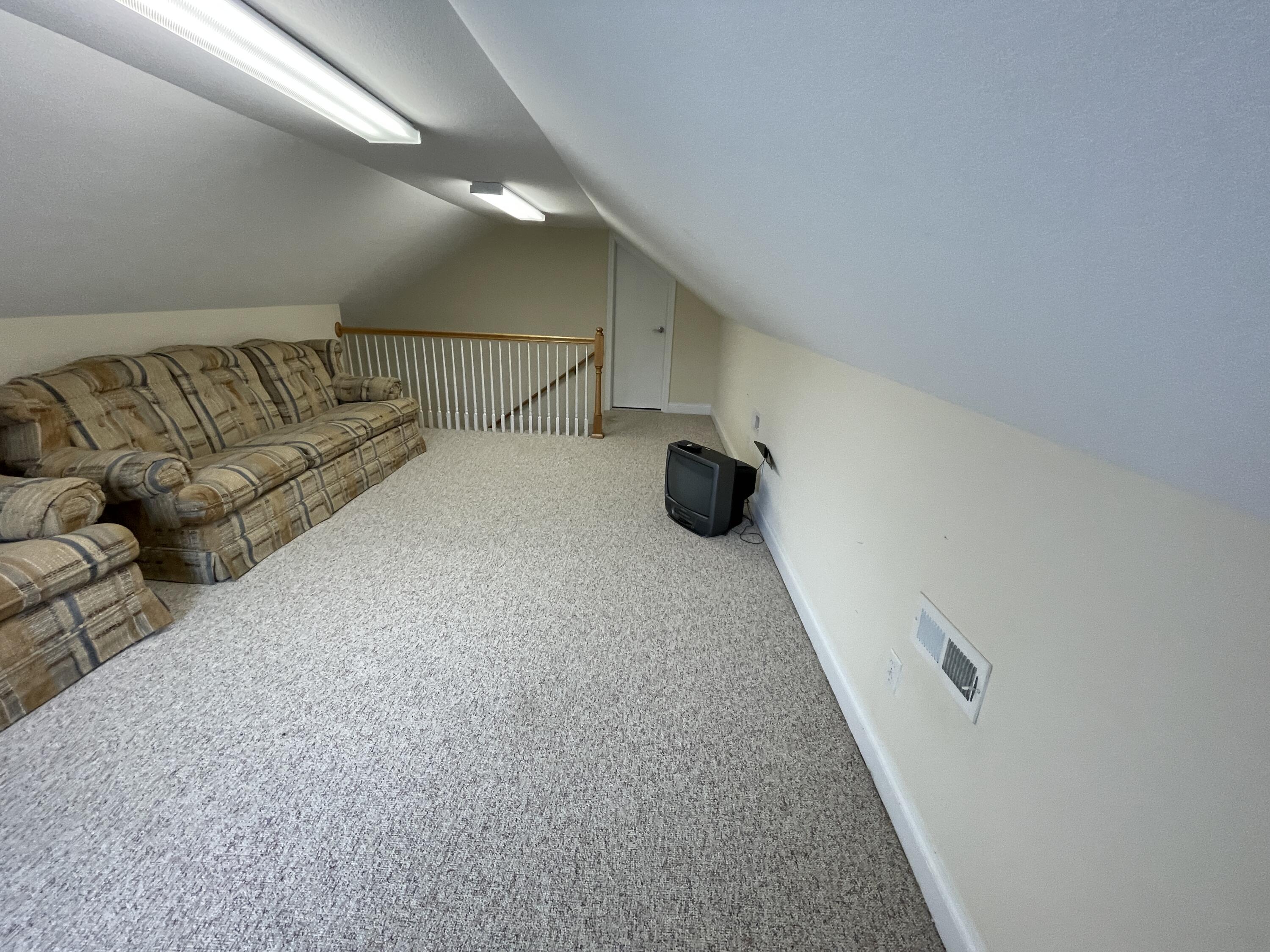 131 Liberty Court Oak Ridge, TN 37830 - Photo 19 of 23 bonus room