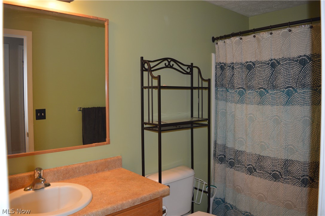 9205 Valley View Road Macedonia, OH 44056 - Photo 18 of 35 Bathroom