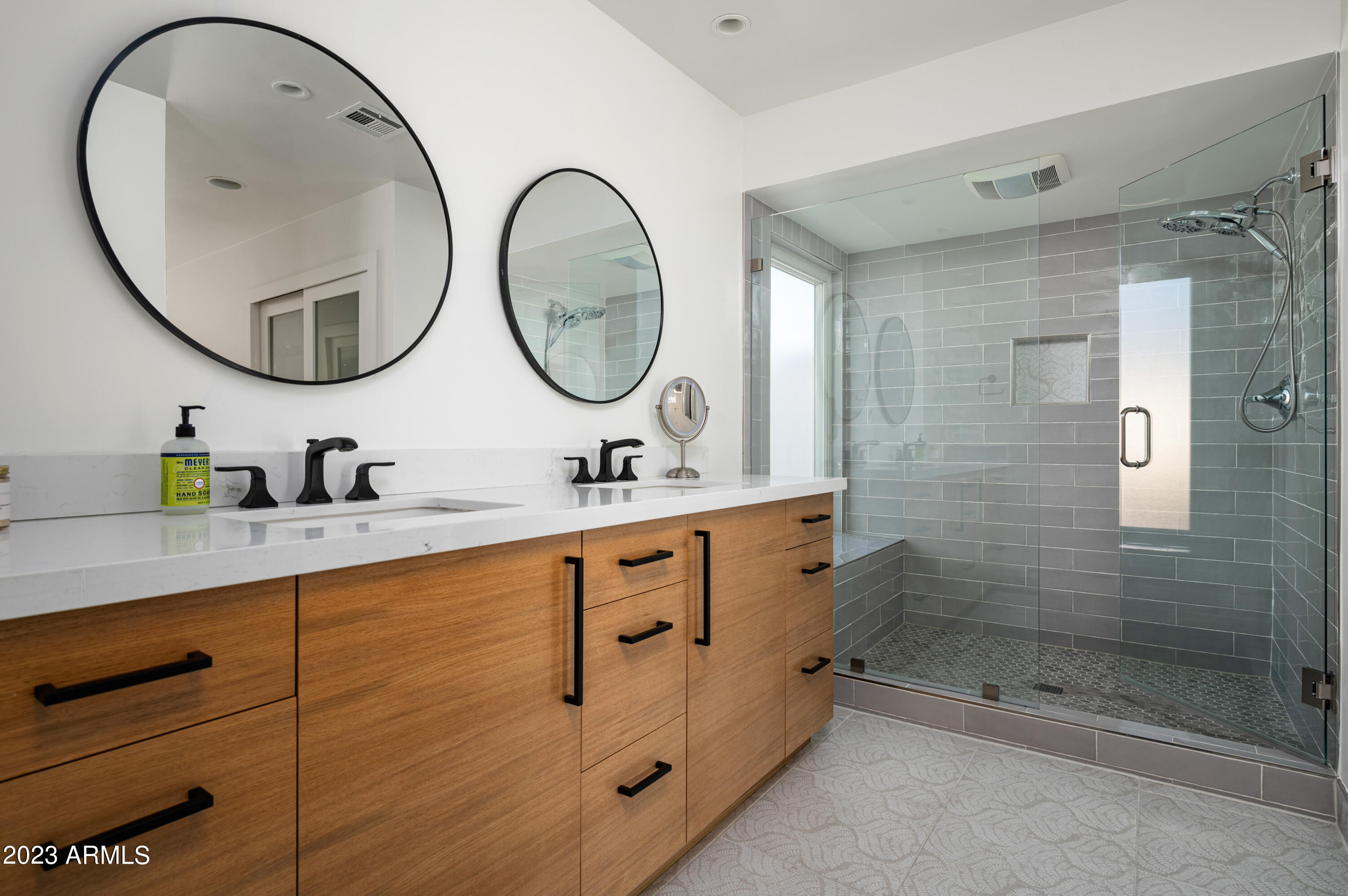 5716 North Scottsdale Road Paradise Valley, AZ 85253 - Photo 15 of 24 Primary bathroom