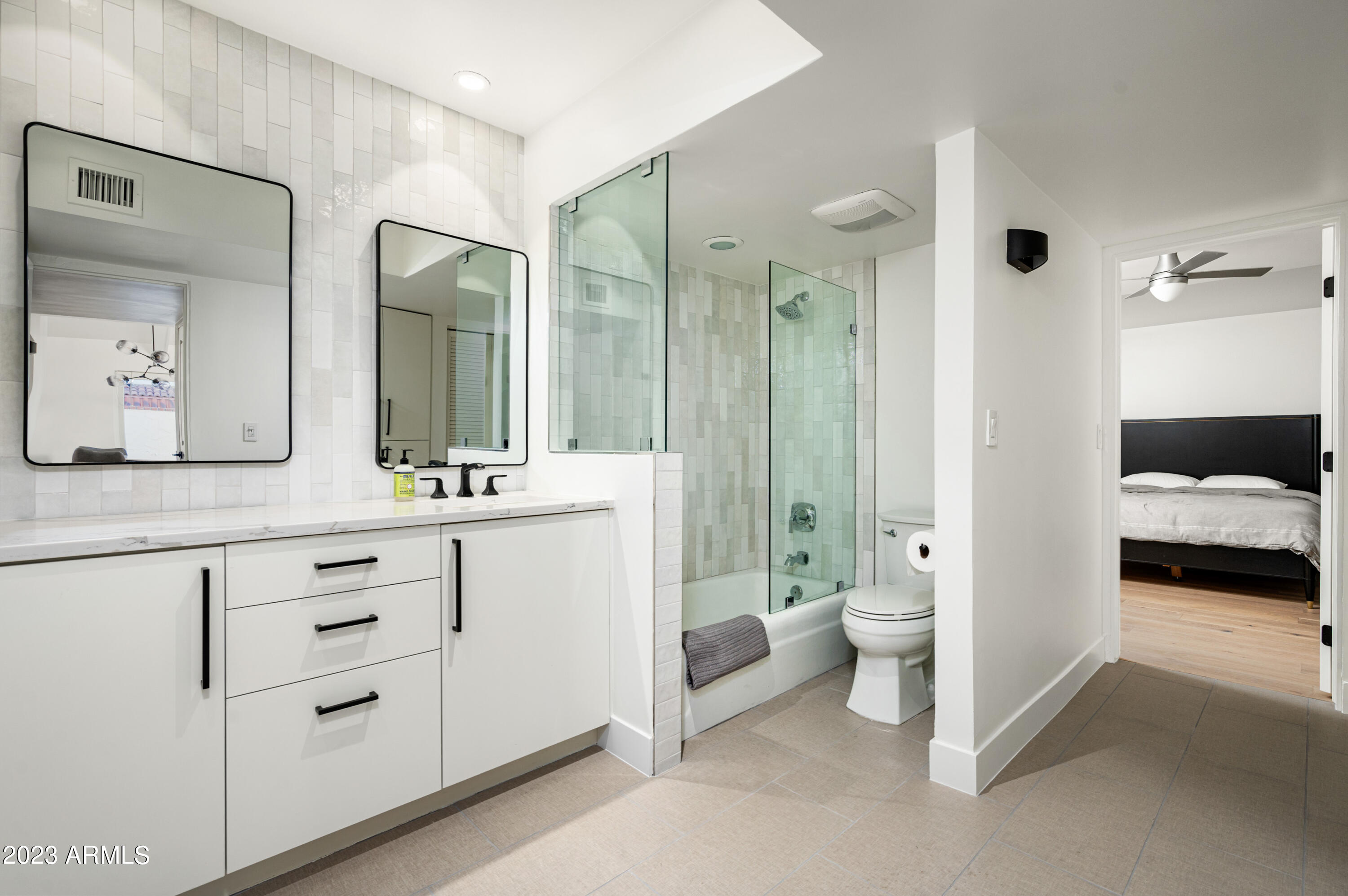5716 North Scottsdale Road Paradise Valley, AZ 85253 - Photo 18 of 24 Guest bathroom
