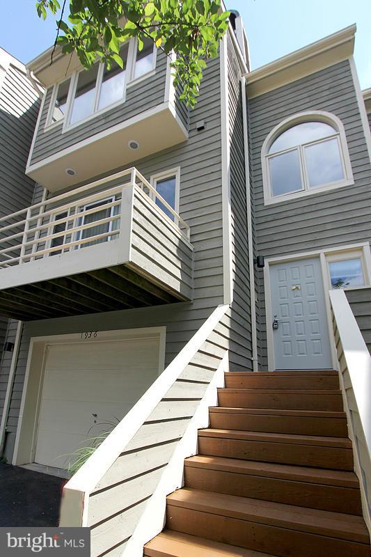 1936 Lakeport Way Reston, VA 20191 - Photo 2 of 22 Exterior (Front)