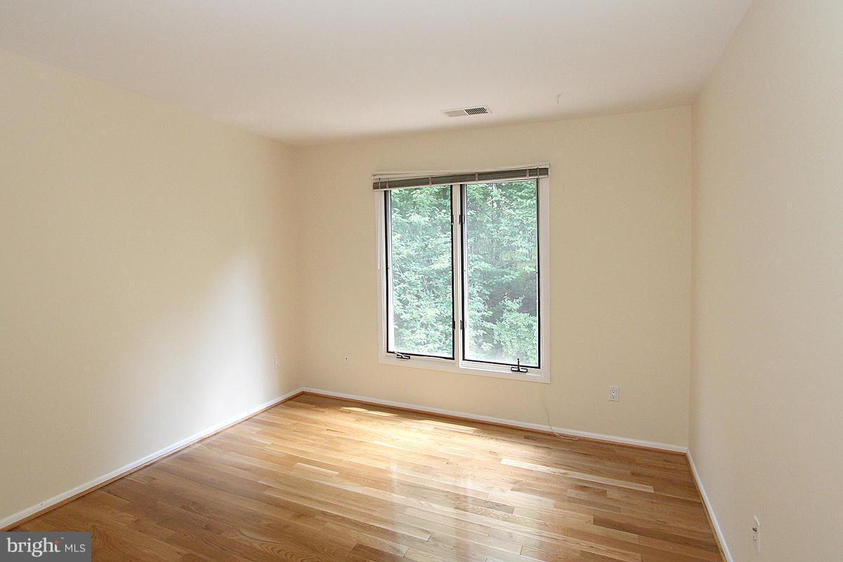 1936 Lakeport Way Reston, VA 20191 - Photo 9 of 22 Bedroom
