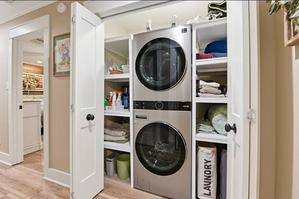 $680,000 | 486 Hickory Creek Road, Bellville, TX 77418