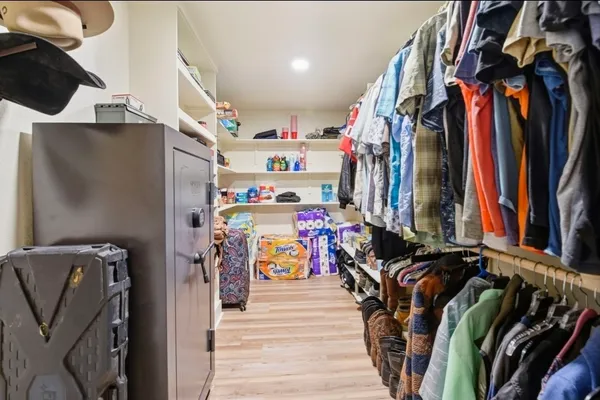 $680,000 | 486 Hickory Creek Road, Bellville, TX 77418