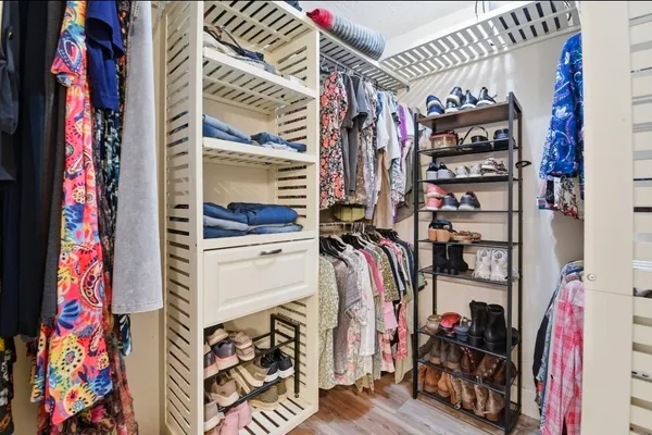 $680,000 | 486 Hickory Creek Road, Bellville, TX 77418