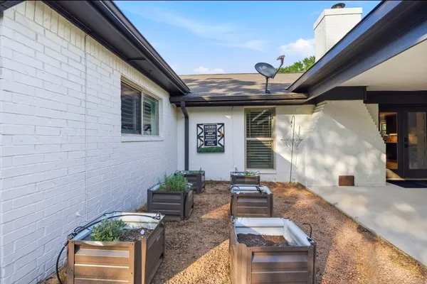 $680,000 | 486 Hickory Creek Road, Bellville, TX 77418