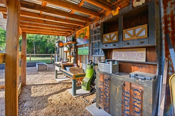 $680,000 | 486 Hickory Creek Road, Bellville, TX 77418