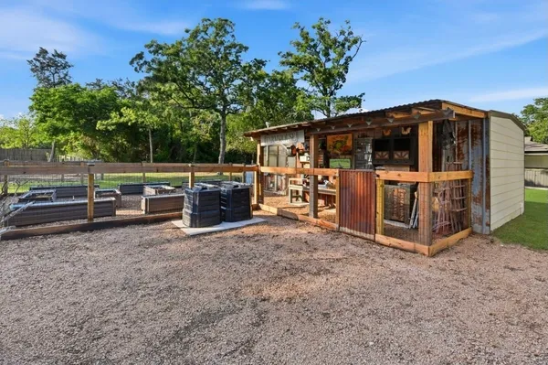 $680,000 | 486 Hickory Creek Road, Bellville, TX 77418