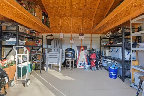 $680,000 | 486 Hickory Creek Road, Bellville, TX 77418