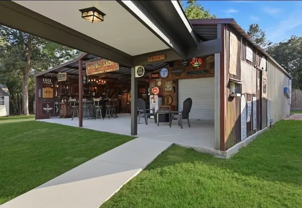 $680,000 | 486 Hickory Creek Road, Bellville, TX 77418