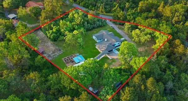 $680,000 | 486 Hickory Creek Road, Bellville, TX 77418