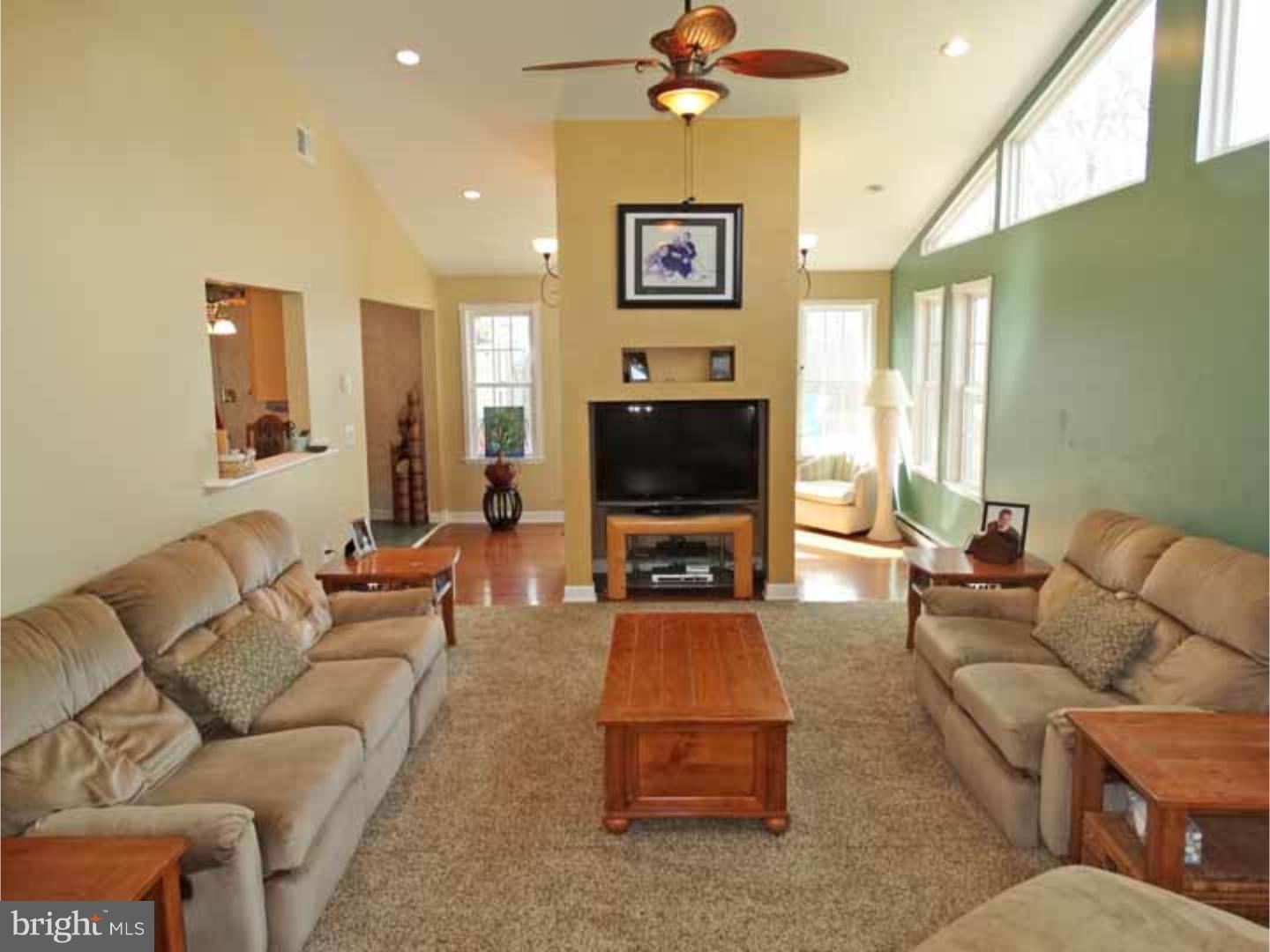 25 Cactus Road Levittown, PA 19057 - Photo 13 of 25 Family Room