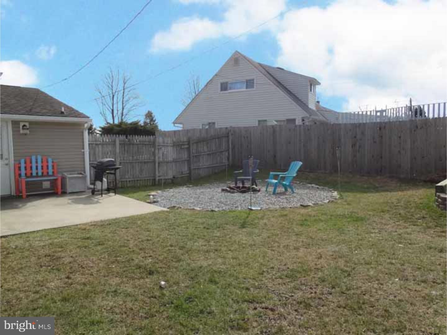 25 Cactus Road Levittown, PA 19057 - Photo 24 of 25 Exterior Back