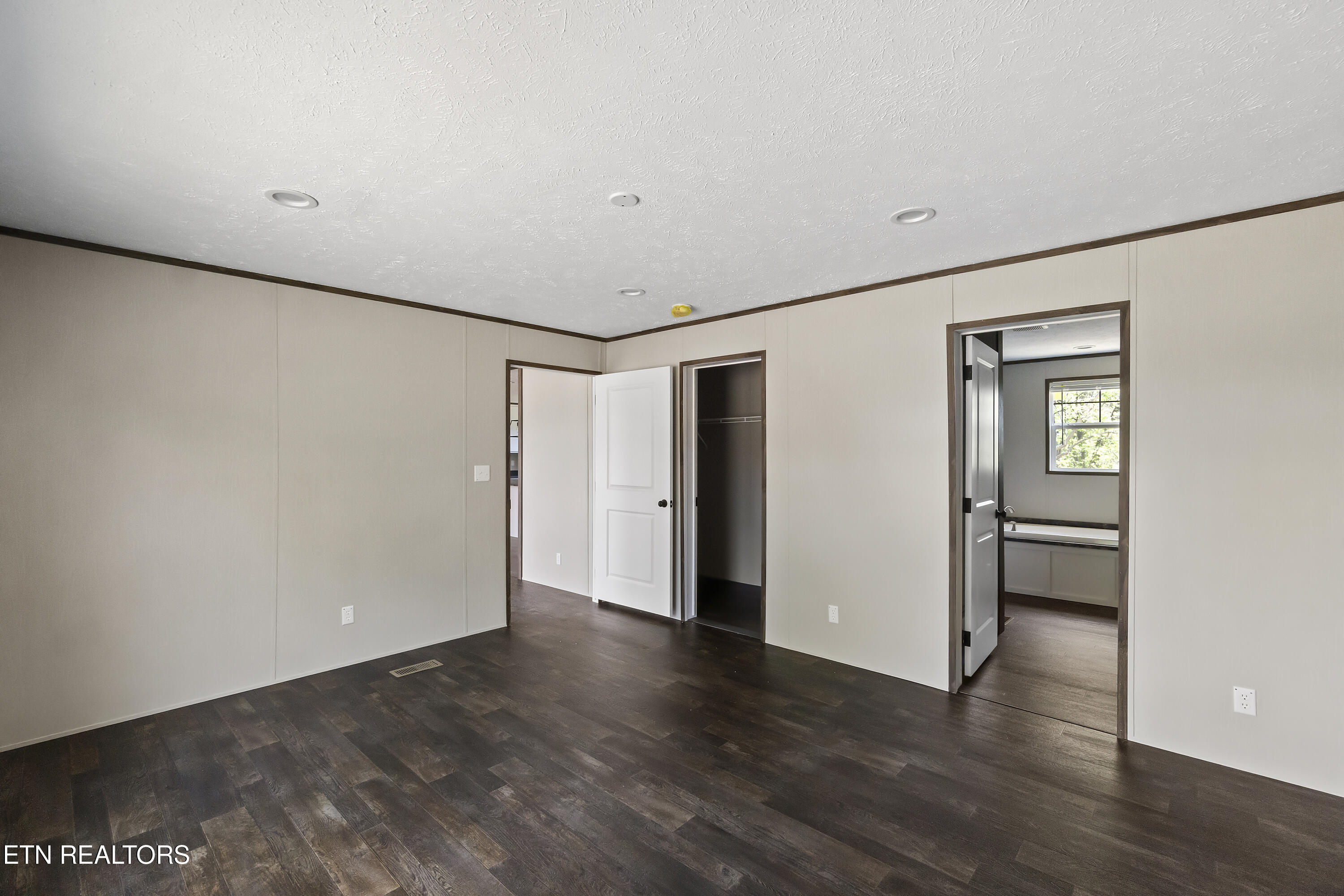622 East Barton Ridge Road Greeneville, TN 37745 - Photo 18 of 51 DSC06476