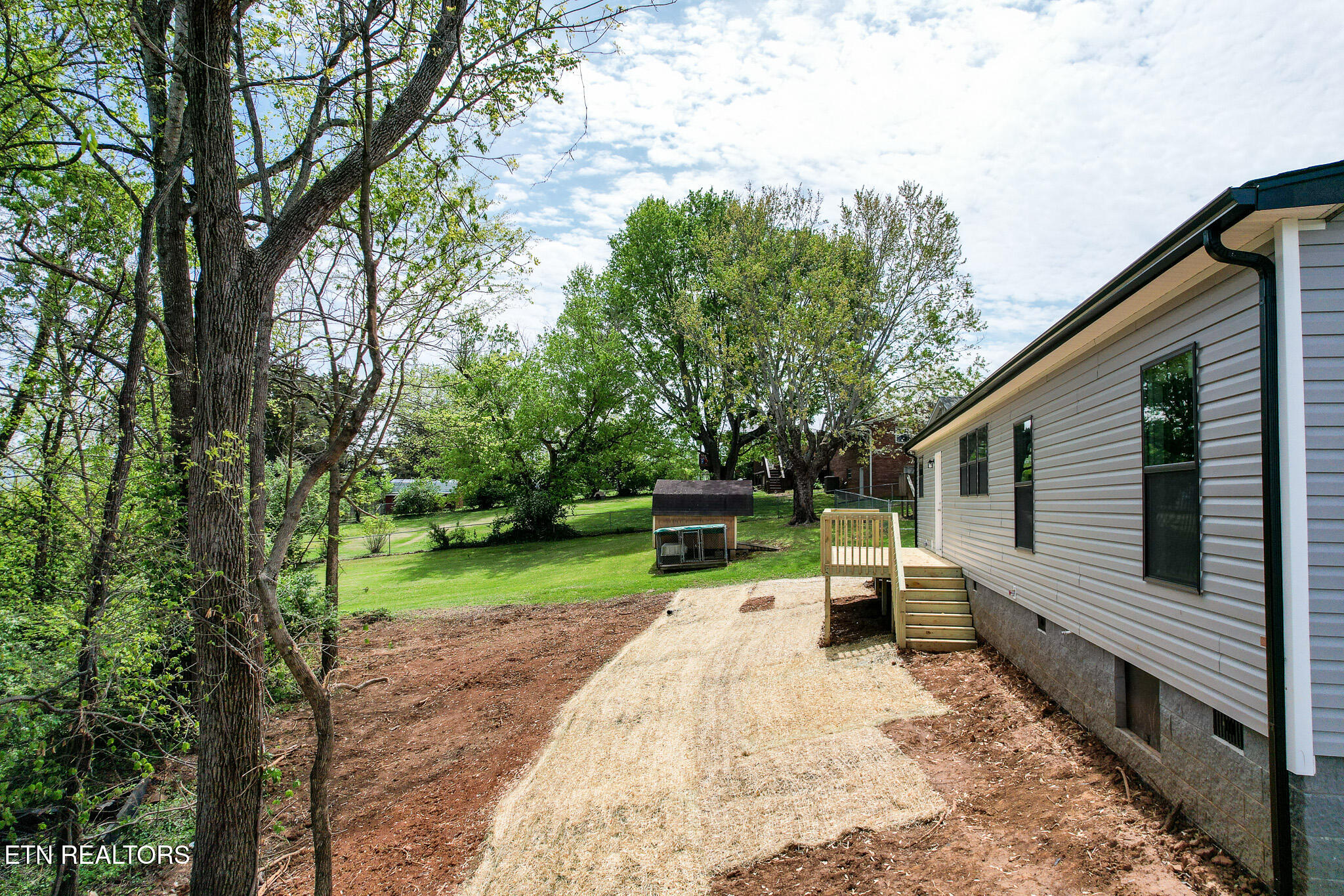 622 East Barton Ridge Road Greeneville, TN 37745 - Photo 3 of 51 DJI_0261