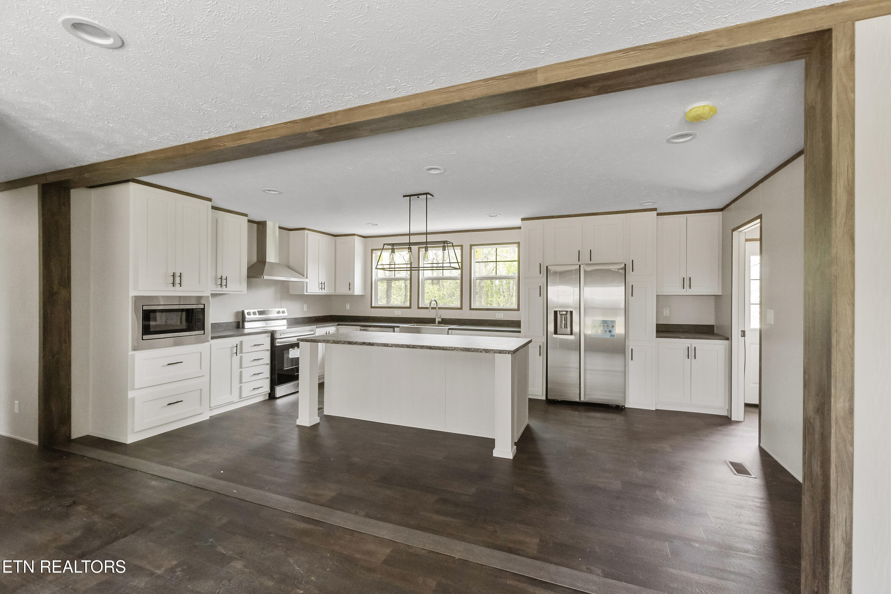 622 East Barton Ridge Road Greeneville, TN 37745 - Photo 9 of 51 DSC06446