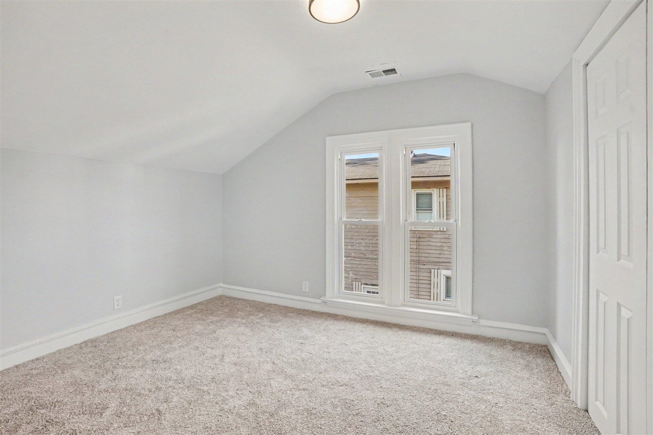 112 North Andrews Street Three Rivers, MI 49093 - Photo 11 of 19