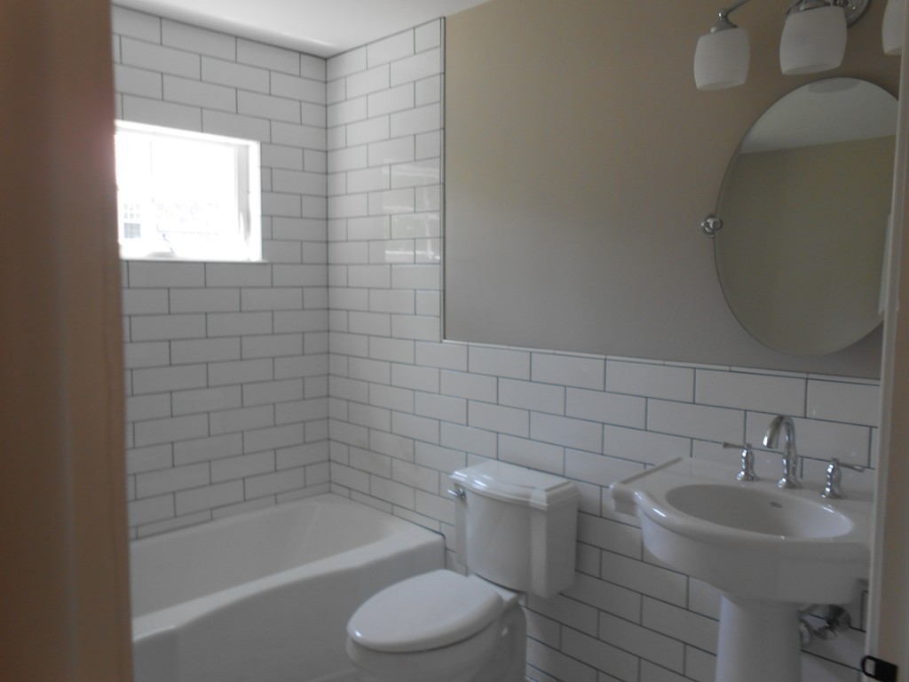 923 Main Road Westport, MA 02790 - Photo 10 of 18 Gallery Image 10