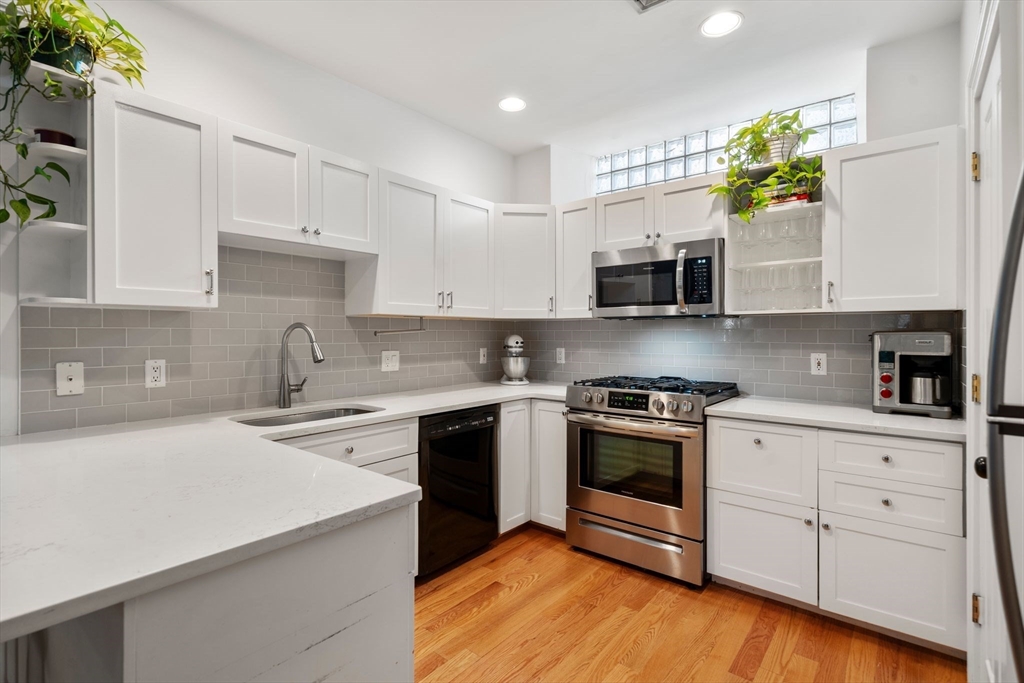 509 East 8th Street, Unit 1 Boston, MA 02127 - Photo 6 of 23