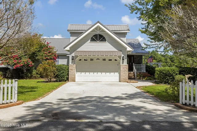 $797,997 | 1074 Sea Gate Drive, Newport, NC 28570