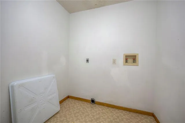 $275,000 | 507 Pawnee Street, Leavenworth, KS 66048